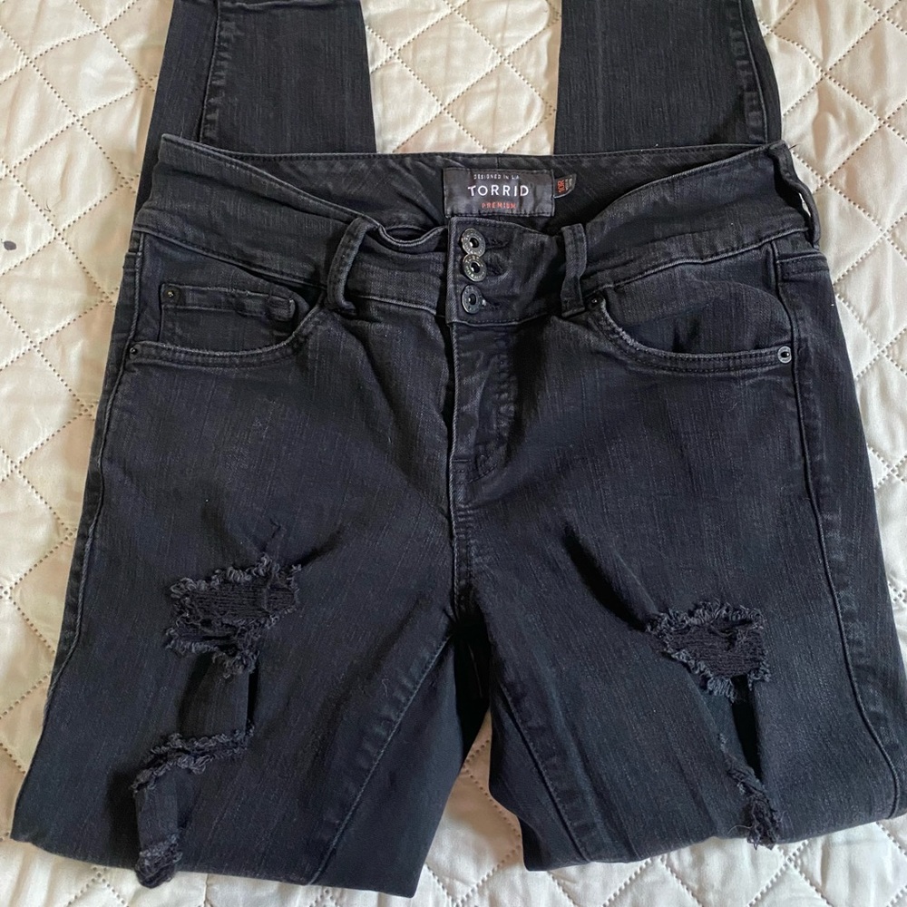 Torrid black skinny jeans.